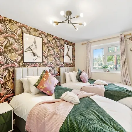 Apartment Designer House In - Hot Tub - Sleeps 10