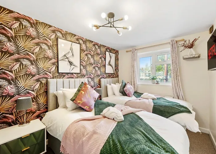 דירה Designer House In - Hot Tub - Sleeps 10