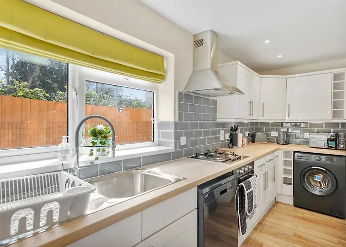 Designer House In - Hot Tub - Sleeps 10